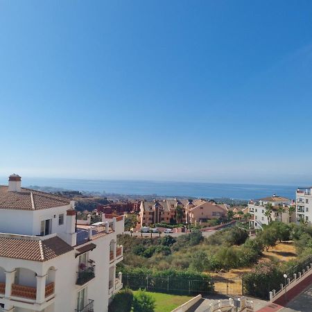 Elegant Apartment With Fantastic Views At The Top Of Calahonda Sitio de Calahonda Екстериор снимка