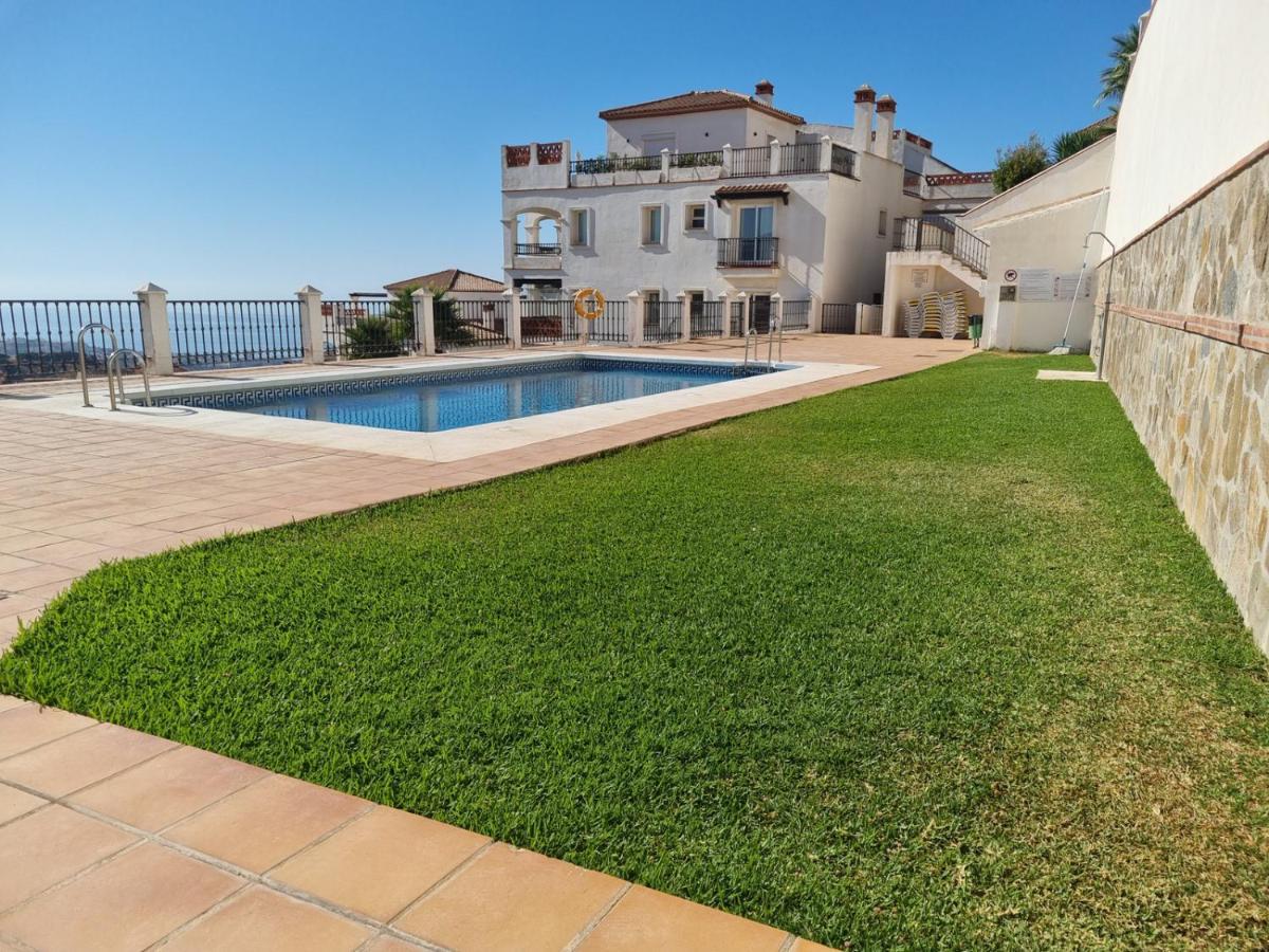 Elegant Apartment With Fantastic Views At The Top Of Calahonda Sitio de Calahonda Екстериор снимка