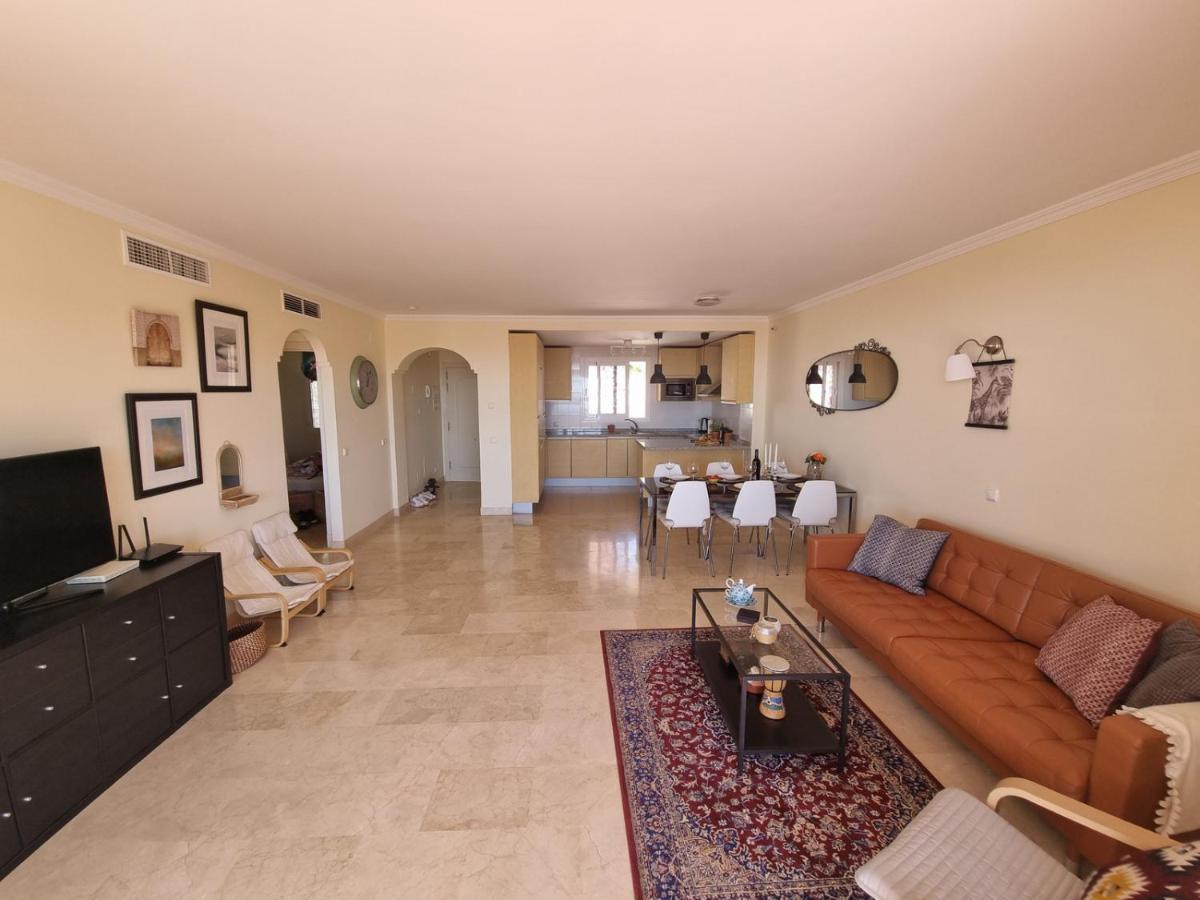 Elegant Apartment With Fantastic Views At The Top Of Calahonda Sitio de Calahonda Екстериор снимка