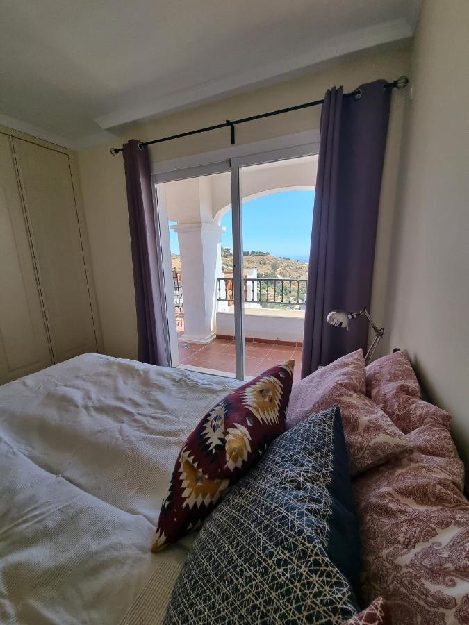 Elegant Apartment With Fantastic Views At The Top Of Calahonda Sitio de Calahonda Екстериор снимка