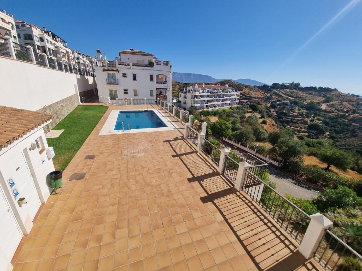 Elegant Apartment With Fantastic Views At The Top Of Calahonda Sitio de Calahonda Екстериор снимка