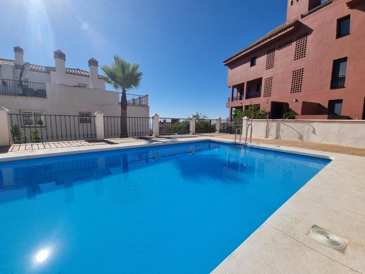 Elegant Apartment With Fantastic Views At The Top Of Calahonda Sitio de Calahonda Екстериор снимка