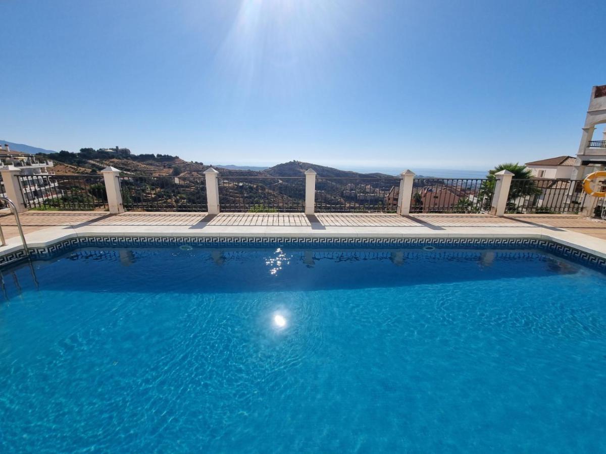 Elegant Apartment With Fantastic Views At The Top Of Calahonda Sitio de Calahonda Екстериор снимка
