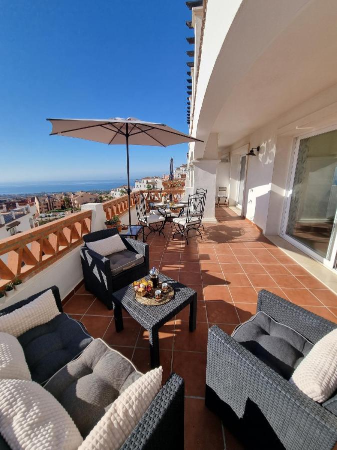 Elegant Apartment With Fantastic Views At The Top Of Calahonda Sitio de Calahonda Екстериор снимка