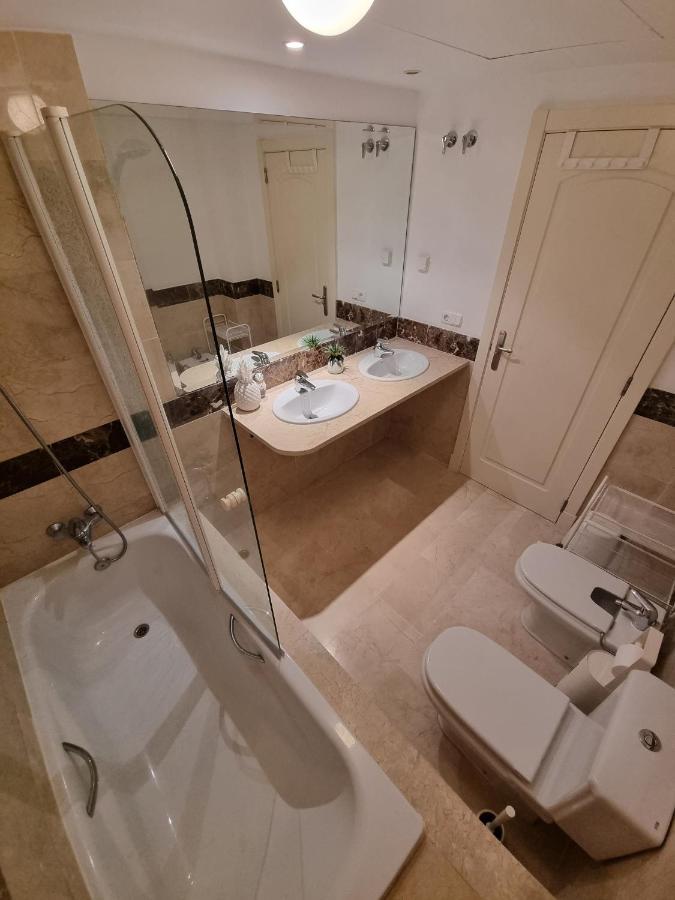 Elegant Apartment With Fantastic Views At The Top Of Calahonda Sitio de Calahonda Екстериор снимка
