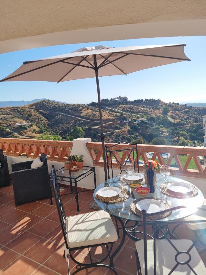 Elegant Apartment With Fantastic Views At The Top Of Calahonda Sitio de Calahonda Екстериор снимка