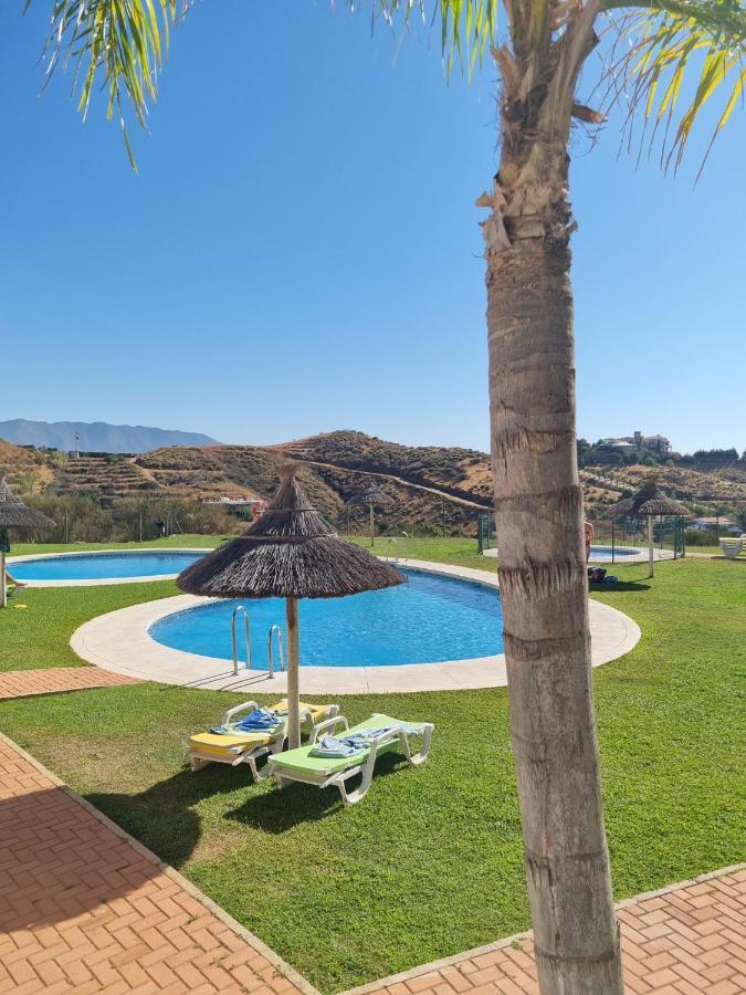 Elegant Apartment With Fantastic Views At The Top Of Calahonda Sitio de Calahonda Екстериор снимка